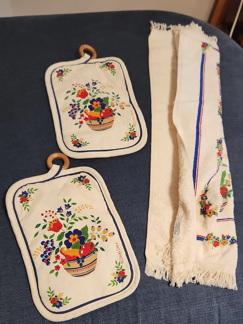 Vintage David Davir Floral & Fruits Bowl Print Kitchen Set PotHolders & Towel